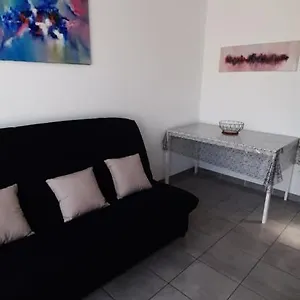 jolie-maisonnette-a-proximite-de-toutes-commodites.fr-provencehotel.com/